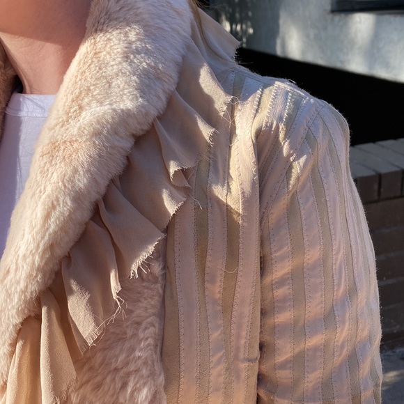 BEBE VINTAGE BEIGE RABBIT FUR + SILK COAT W LEATHER BELT LIKE NEW / NEVER WORN - Picture 4 of 5